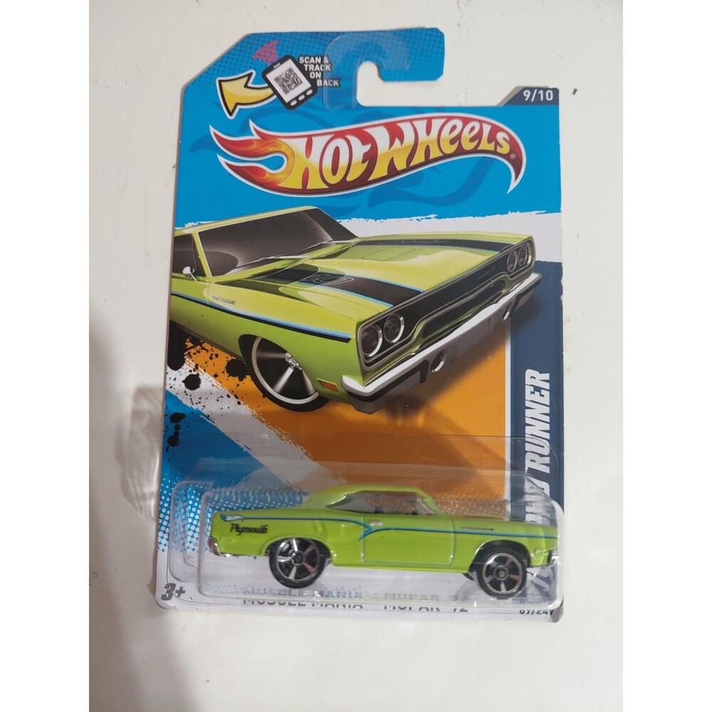 NIP Hot Wheels Muscle Mania 12 1:64 Diecast 1970 Plymouth Road Runner Muscle Car